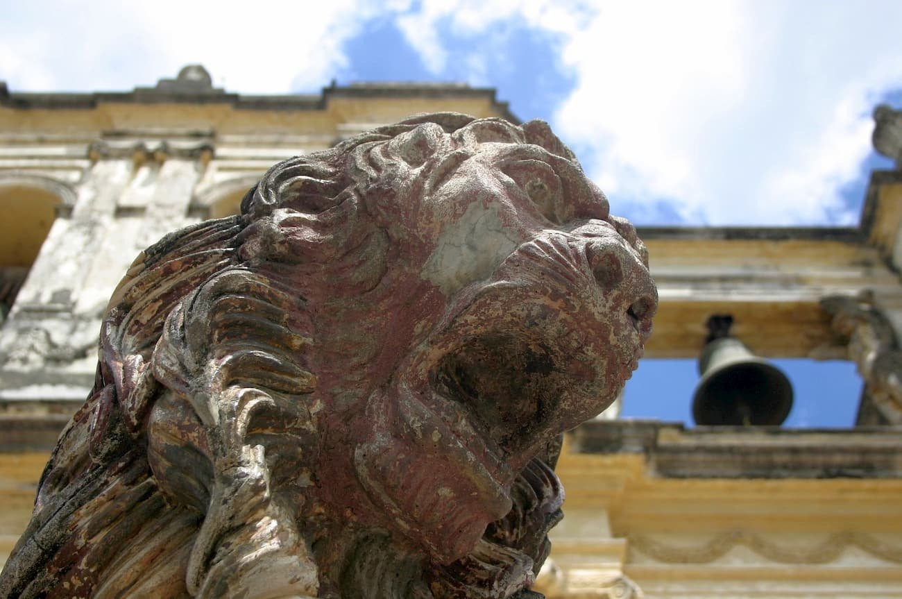 lion statue in Leon cathedral